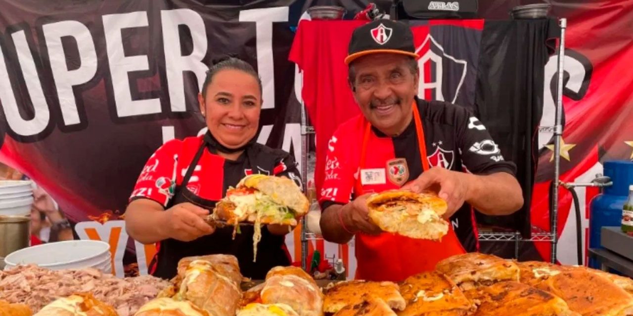 Don Chava cumplió su promesa y regaló 400 tortas tras triunfo del Atlas