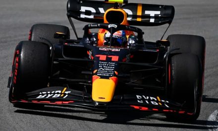 Un caballero: ‘Checo’ deja pasar a Verstappen para ganar el GP de España
