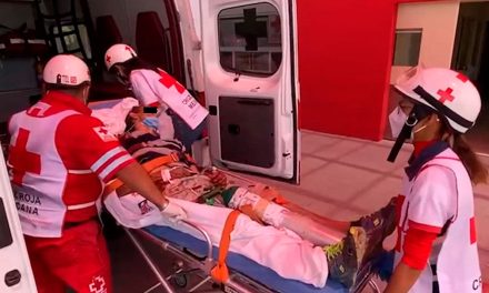 Mujer se defiende de dos sujetos y los apuñala en la colonia Colinas del Refugio
