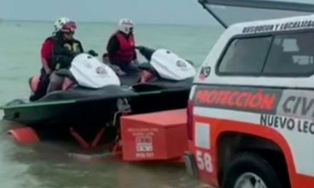 Ebrio cae al agua, amigos intentan salvarlo y mueren los tres en Nuevo León