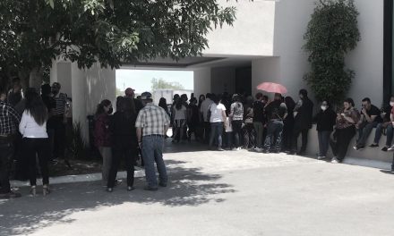 ‘De ella dependía su familia’; entre lágrimas despiden a la maestra Susana en Saltillo