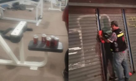 Gimnasio es clausurado en Torreón… en lugar de hacer ‘fierro’ consumían cerveza al interior