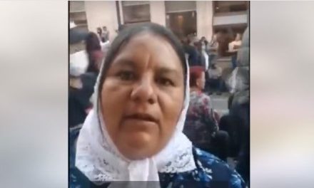 Doña católica afirma que en Saltillo son famosos por parranderos y los llevará el demonio