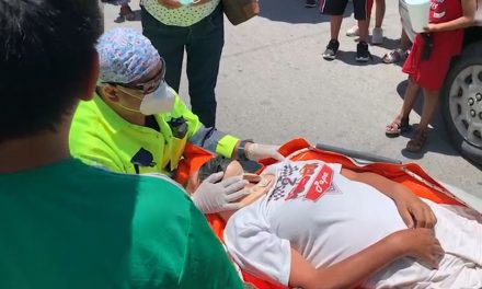 Conductora arrolla a mujer en silla de ruedas en Saltillo