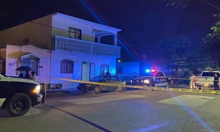 Madre encuentra a su hijo de 20 años colgado en el tubo del closet en Coahuila
