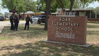 ‘Perdóname, papá, mi ropa está llena de sangre’; el testimonio de un sobreviviente de matanza en Texas