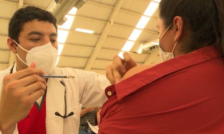 Aplican más de 320 mil vacunas de refuerzo contra covid en Coahuila
