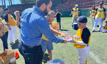 Alberto Hurtado apoya el deporte en Saltillo