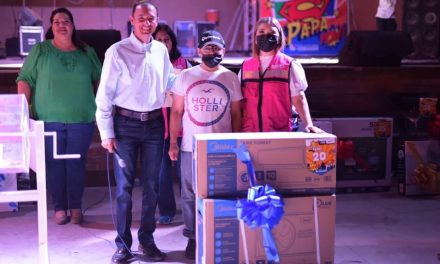 Festejan en grande el Día del Padre en Acuña
