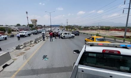 Se registran daños materiales y caos vial tras accidente en Saltillo