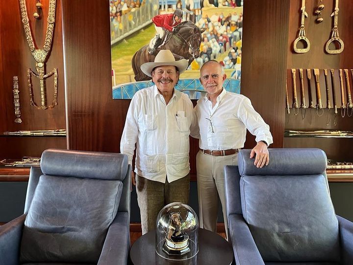 Armando Guadiana se reúne con Alfonso Romo