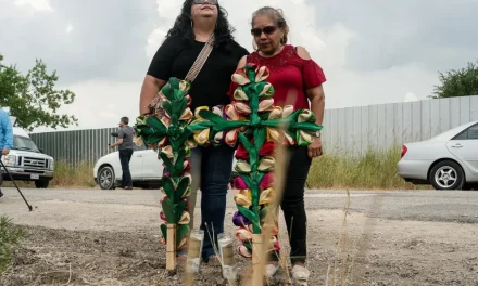 Asciende a 27 cifra de mexicanos muertos en tráiler hallado en Texas