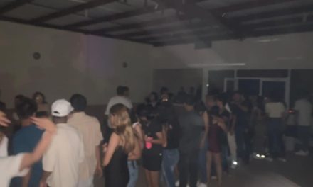 Clausuran quinta en Torreón, menores consumían alcohol