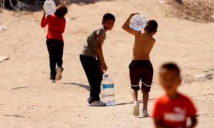 Nuevo León regresa a horario habitual de clases tras recuperar agua robada