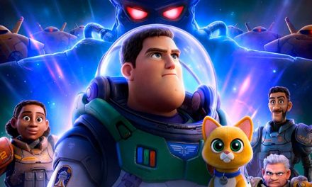 Vetan película ‘Lightyear’ en 14 países por escena de beso lésbico