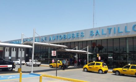 Le dan navajazo por un celular en Saltillo