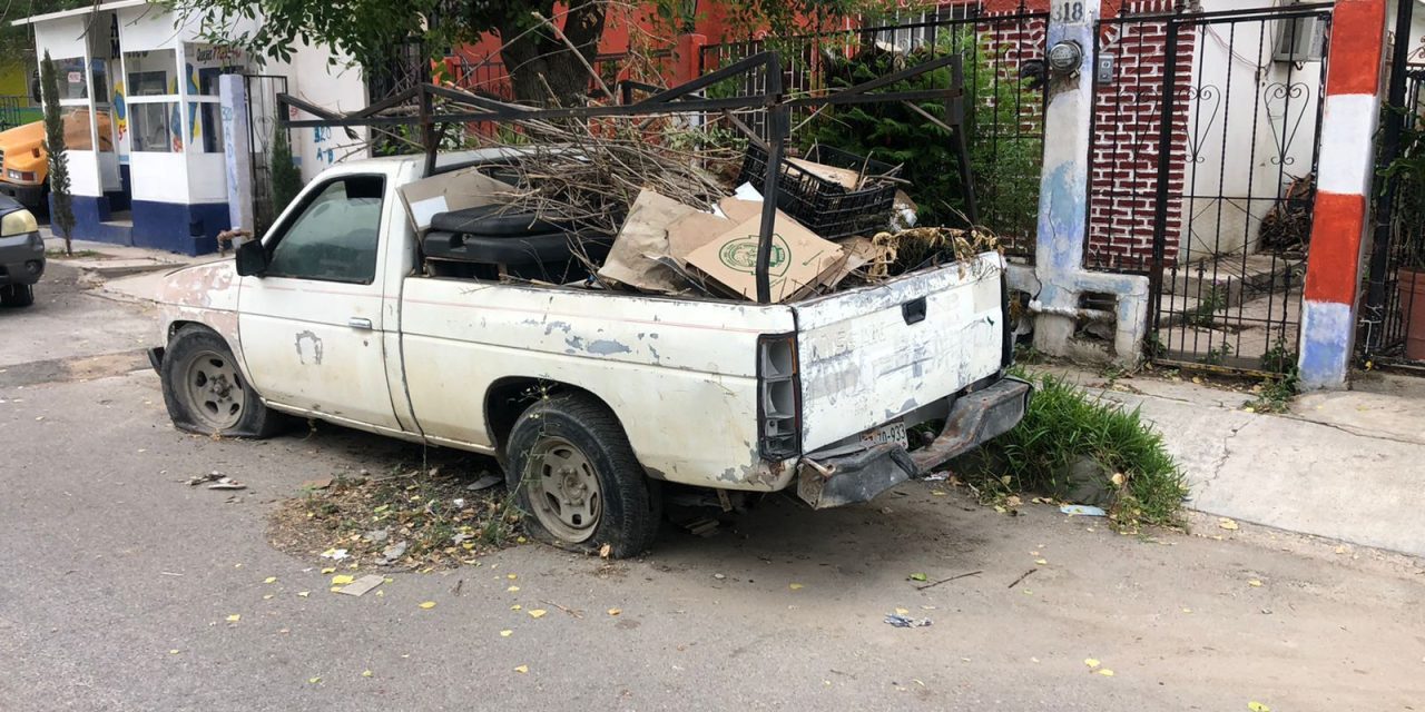 Retiran autos chatarra de las calles de Acuña