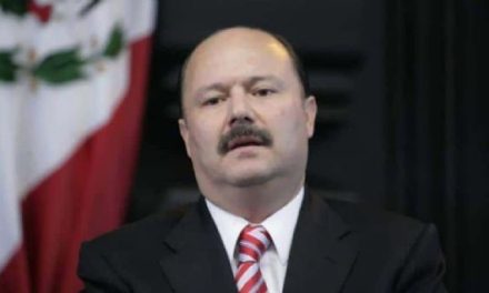 Estados Unidos extradita al exgobernador de Chihuahua, César Duarte