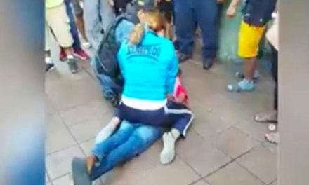 Hombre tuvo ‘sopa de su propio chocolate’; le pegaba a su esposa e instructora de MMA lo somete (video)