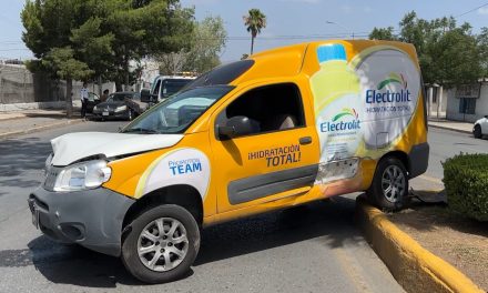 Mujer causa accidente por desesperada en Saltillo