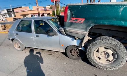 Choca por alcance en Urdiñola, no le respondieron los frenos