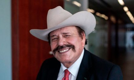 Armando Guadiana felicita y destaca a los periodistas en su día