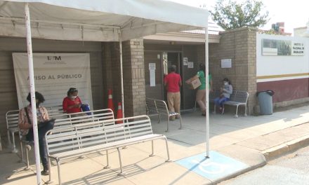 Migrante termina herida tras arrojarse de vehículo en Coahuila