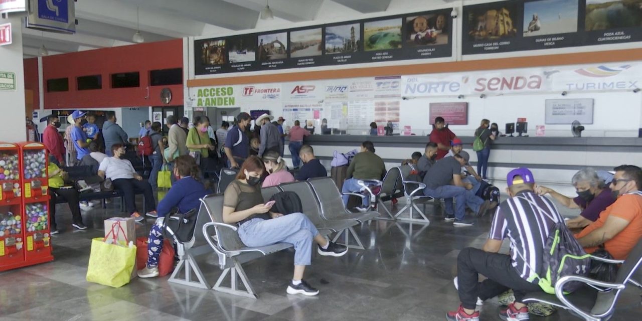 Migrantes abandonan Central de Autobuses de Saltillo