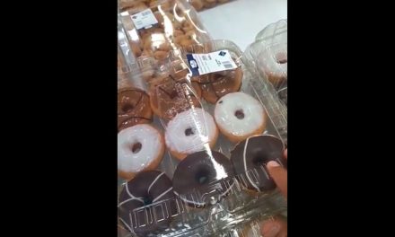Cliente graba moscas en paquete de donas de Sam´s Club (video)