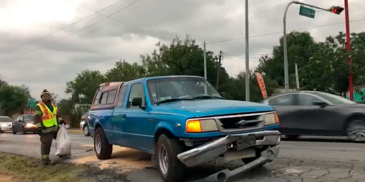 Mujer no guarda distancia y provoca accidente múltiple en Valdéz Sánchez
