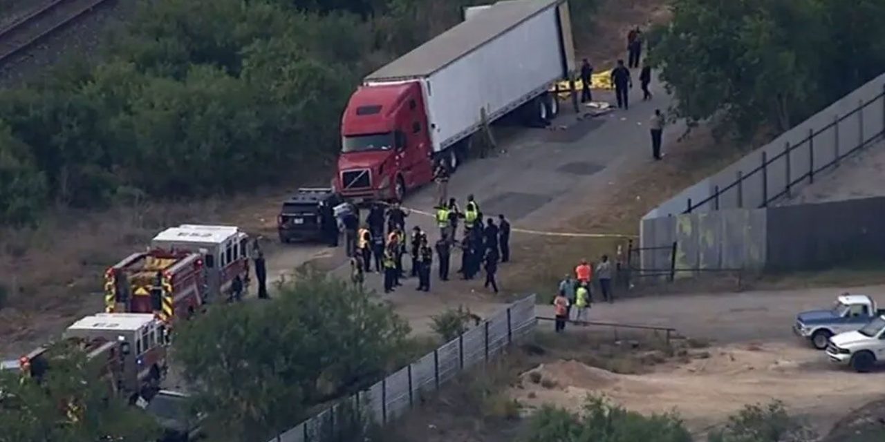 Encuentran tráiler abandonado con al menos 40 migrantes muertos en Texas