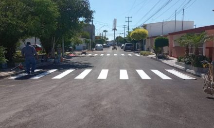 Avanzan en obras de pavimentación en ejidos y colonias de Torreón