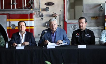 Destaca ‘Chema’ labor de bomberos saltillenses