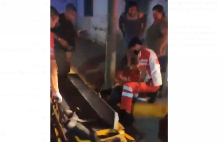 Mujeres la mandan al hospital al agredirla con un bat en Acuña
