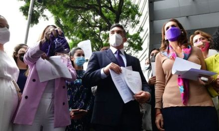 Alito Moreno denuncia ante la FGR a Layda Sansores, gobernadora de Campeche
