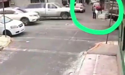 Abuelita es embestida por una camioneta en calles de la CDMX (video)