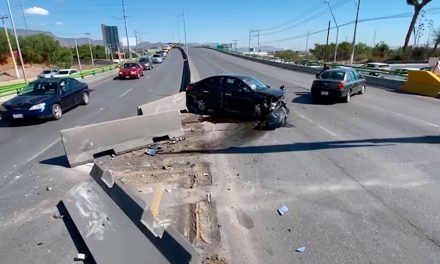 Invade carriles de LEA y provoca caos vial en Saltillo