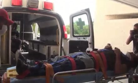 Tres personas lesionadas en volcadura en carretera Saltillo-Torreón
