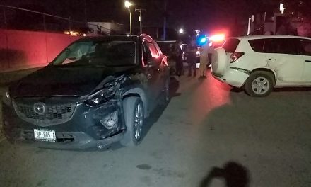 Saltillo: Menor quitó derecho de paso, causó choque y terminó muy endeudado