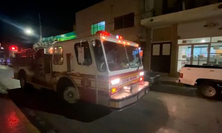 Tras flamazo sufren quemaduras en negocio del centro de Saltillo