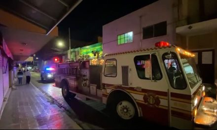 Tras flamazo sufren quemaduras en negocio de comida del Centro de Saltillo