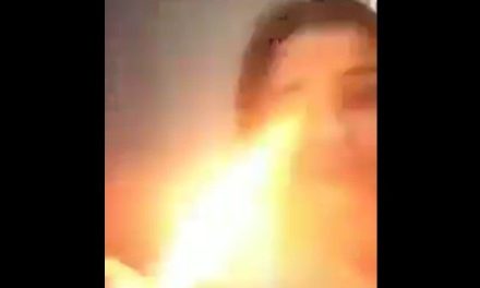 Imágenes fuertes: Mujer engaña a su esposo y se prende fuego porque no le perdonaron su infidelidad