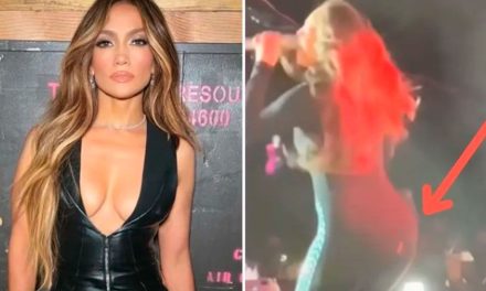 Vestuario de Jennifer López se rompe en pleno concierto