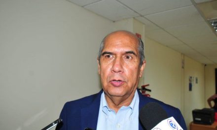 Mario Dávila protege a Ricardo Saldívar