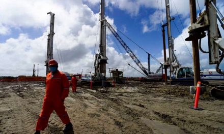 En diciembre saldrá el primer barril de la refinería Dos Bocas: Obrador