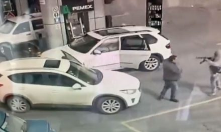Video: Momento en que secuestran a hombre y se llevan su camioneta en Guanajuato