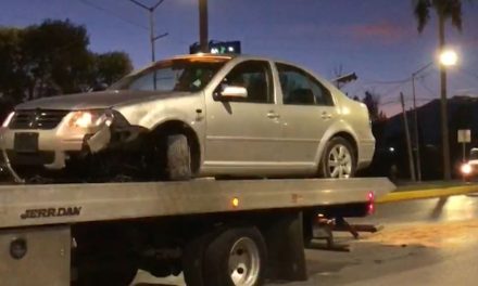 Sufre volcadura camino al trabajo sobre bulevar Francisco Coss en Saltillo