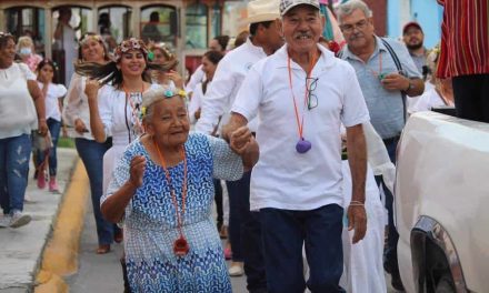 Cuatro Ciénegas: Festejan con callejoneada día del abuelo