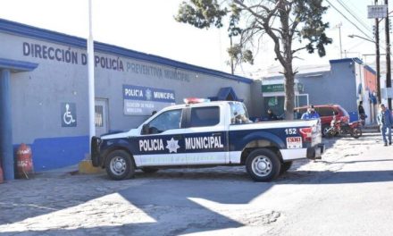 Acusan de acoso sexual a policía de Mario Dávila