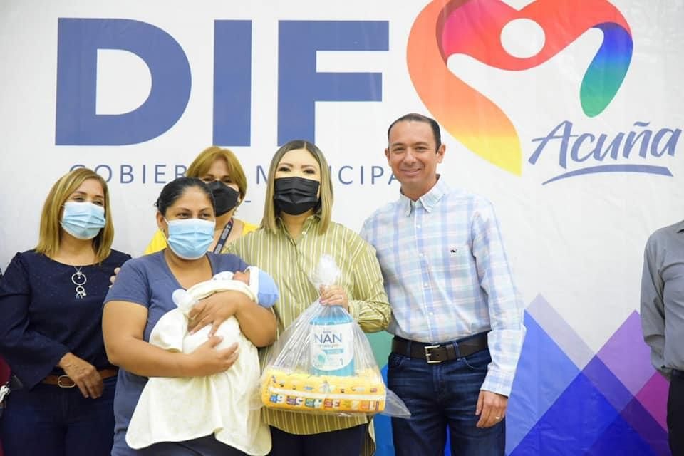 Con el corazón, apoya DIF Acuña a madres solteras